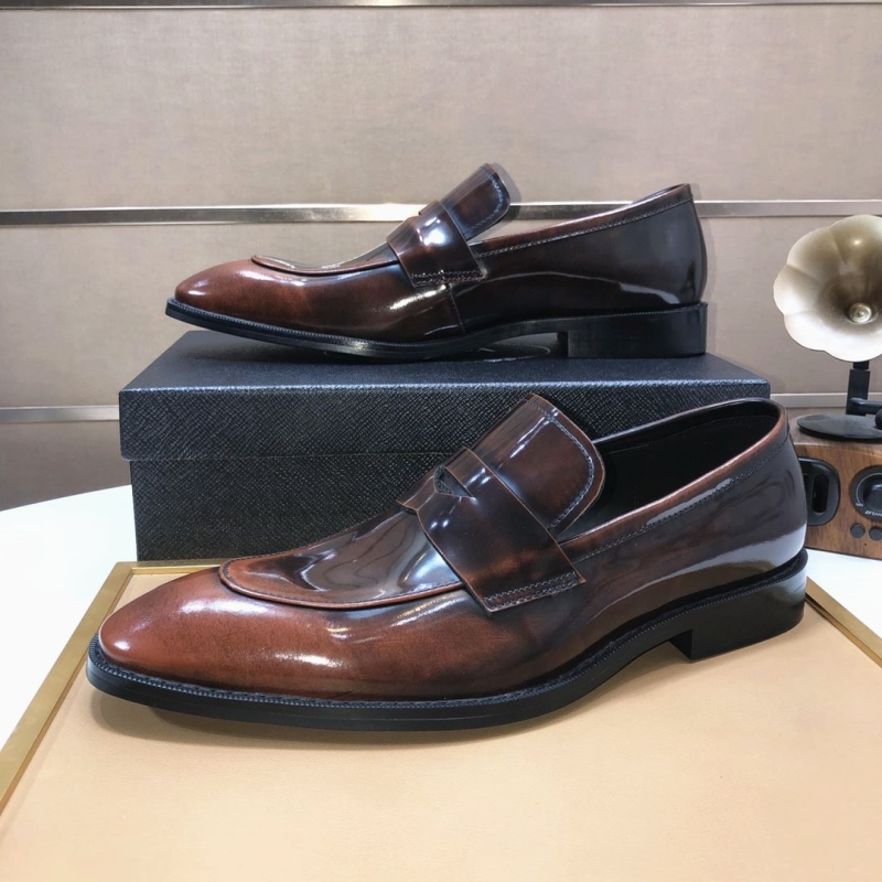 Pra*a leather shoes